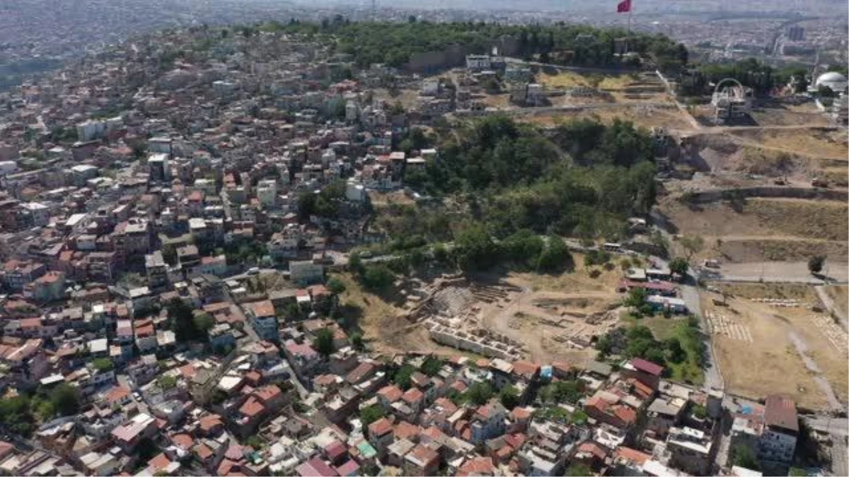 Dünya mirası adayı İzmir Tarihi Liman Kenti\'ndeki "Smyrna", FPV dron ile görüntülendi