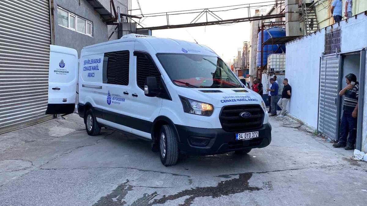 Esenyurt\'ta iş makinesine kolunu kaptıran yabancı uyruklu şahıs hayatını kaybetti