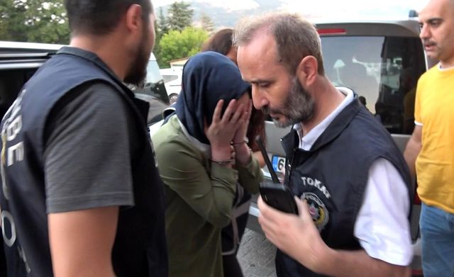 Eski nişanlısını kız arkadaşıyla görüp kurşun yağdıran kadından 'Neden vurdun?' sorusuna yanıt: Ölmedi deyin, ne olur? Eski nişanlısını kız arkadaşıyla görüp kurşun yağdıran kadından 'Neden vurdun?' sorusuna yanıt: Ölmedi deyin, ne olur?