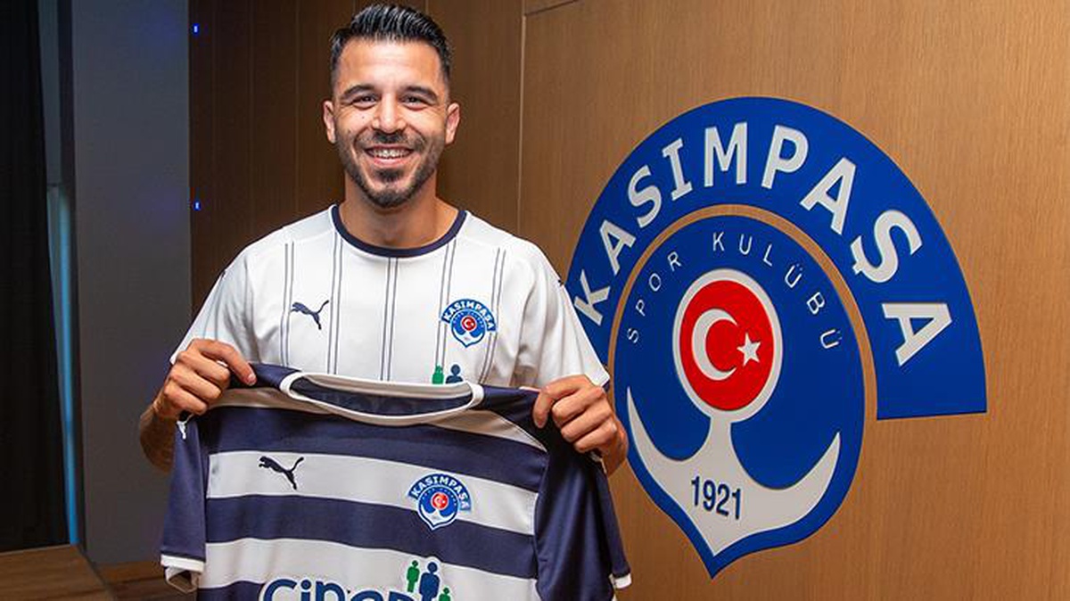 Galatasaray\'da forma şansı bulamayan Aytaç Kara, eski takımı Kasımpaşa\'ya transfer oldu!
