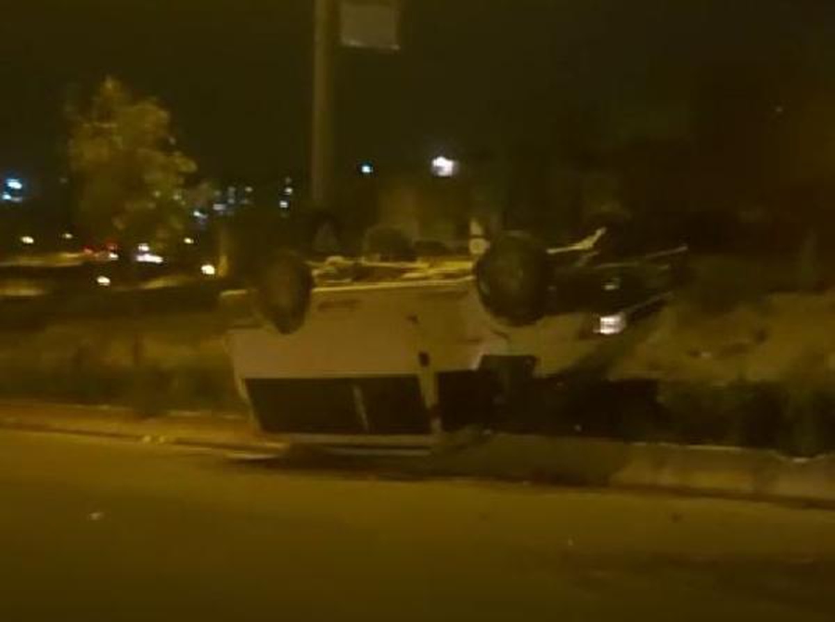 Gaziantep\'te ters dönen hafif ticari aracın sürücüsü kurtarılamadı