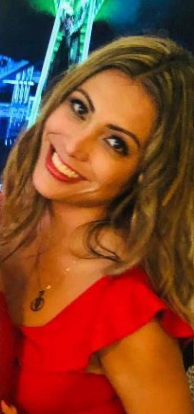 Göğüs küçültme ve kalça estetiği yaptıran genç kadın, 'et yiyen enfeksiyon' kapıp öldü Göğüs küçültme ve kalça estetiği yaptıran genç kadın, 'et yiyen enfeksiyon' kapıp öldü