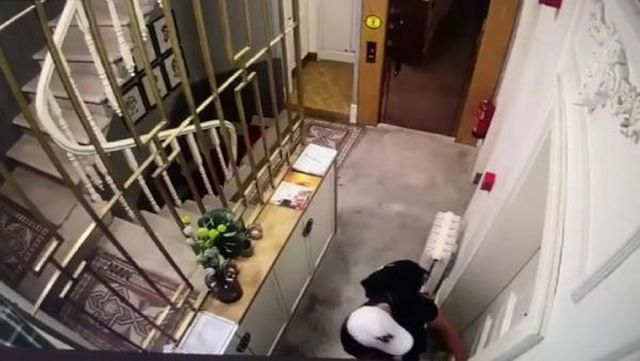 Meğer suikast hazırlığını böyle yapmışlar! Günlük evlerde saklanan İranlı ajanların keşif görüntüleri kamerada Meğer suikast hazırlığını böyle yapmışlar! Günlük evlerde saklanan İranlı ajanların keşif görüntüleri kamerada