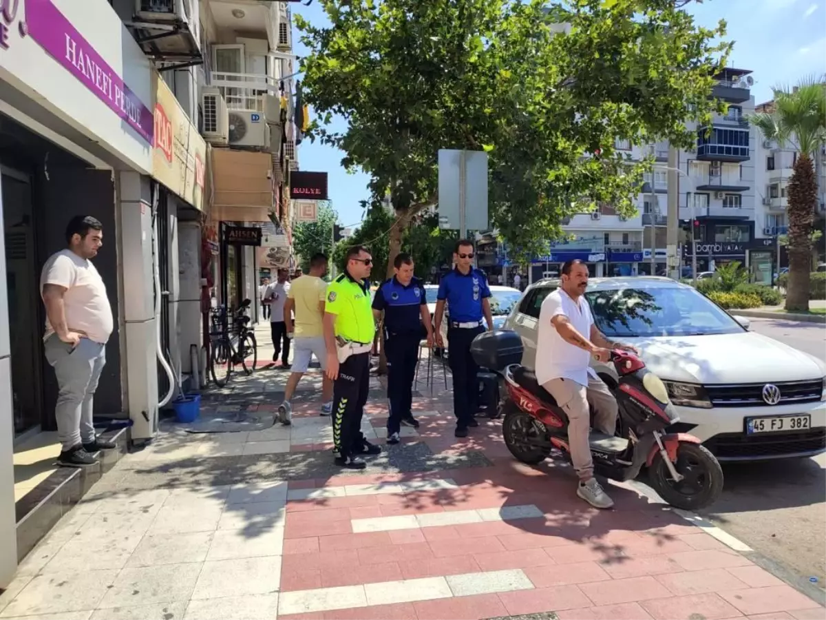 Kaldırımlara park eden motosikletlere yönelik denetim