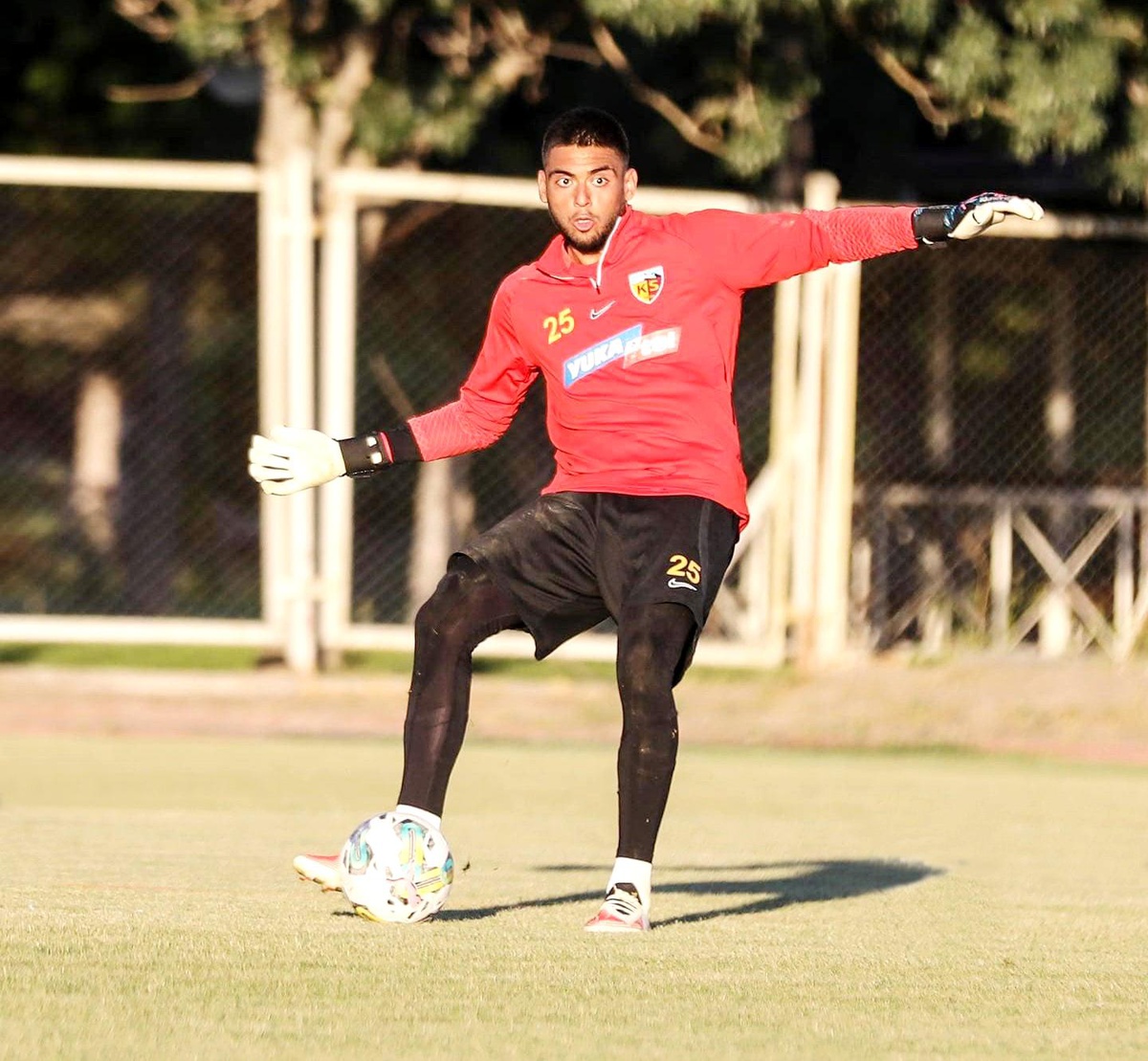 Kayserispor kalecisi Bilal Bayezit: "Kendimi hazır hissediyorum"