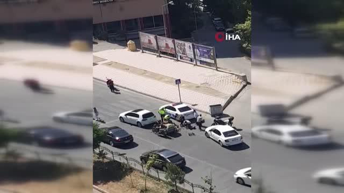 Batman\'da yürek ısıtan görüntü: Polis görür görmez durdu ve yardıma koştu