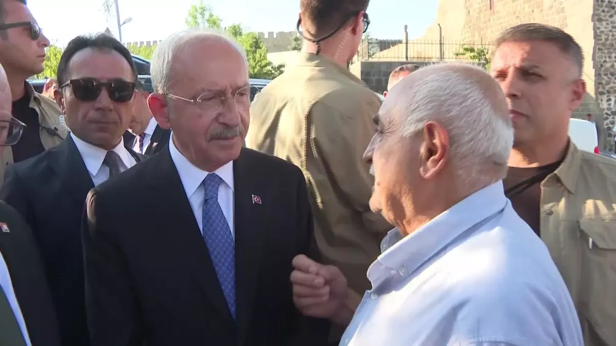 Kılıçdaroğlu Çifte Minareli Medrese\'yi Ziyaret Etti.