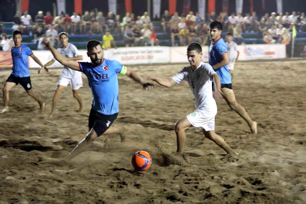 Manavgat\'ta plaj futbolu heyecanı başladı