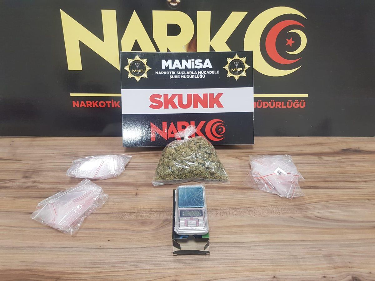 Manisa\'da üzerinde ve ikametinde uyuşturucu bulunan kişi tutuklandı