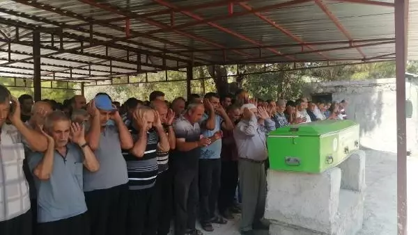 Melek'i çocuklarının gözü önünde öldüren şahıs kendini böyle savundu: Sürekli kocasıyla konuşuyordu, kıskandım