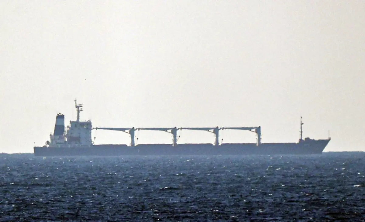 Odessa'dan gelen kuru yük gemisi Razoni İstanbul Boğazı Karadeniz girişine ulaştı