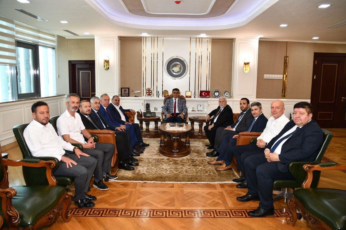 Özçelik-İş Sendikası Genel Başkanı Değirmenci, Karabük\'te temaslarda bulundu
