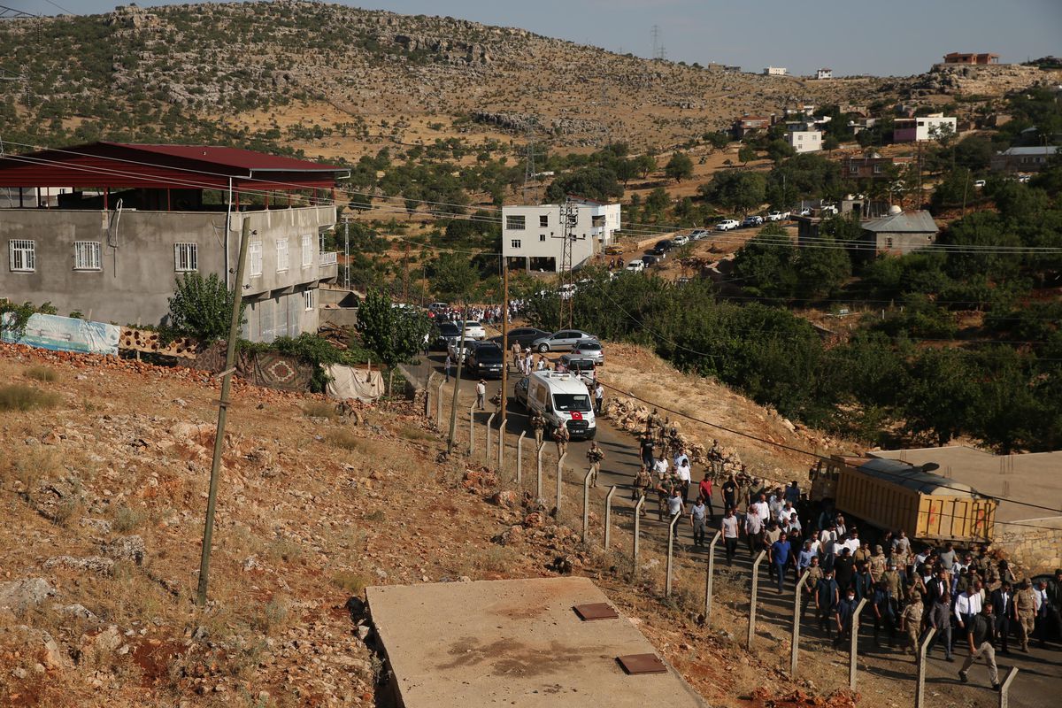 Hatay\'da şehit olan Piyade Er Sofioğlu\'nun cenazesi törenle Diyarbakır\'a uğurlandı