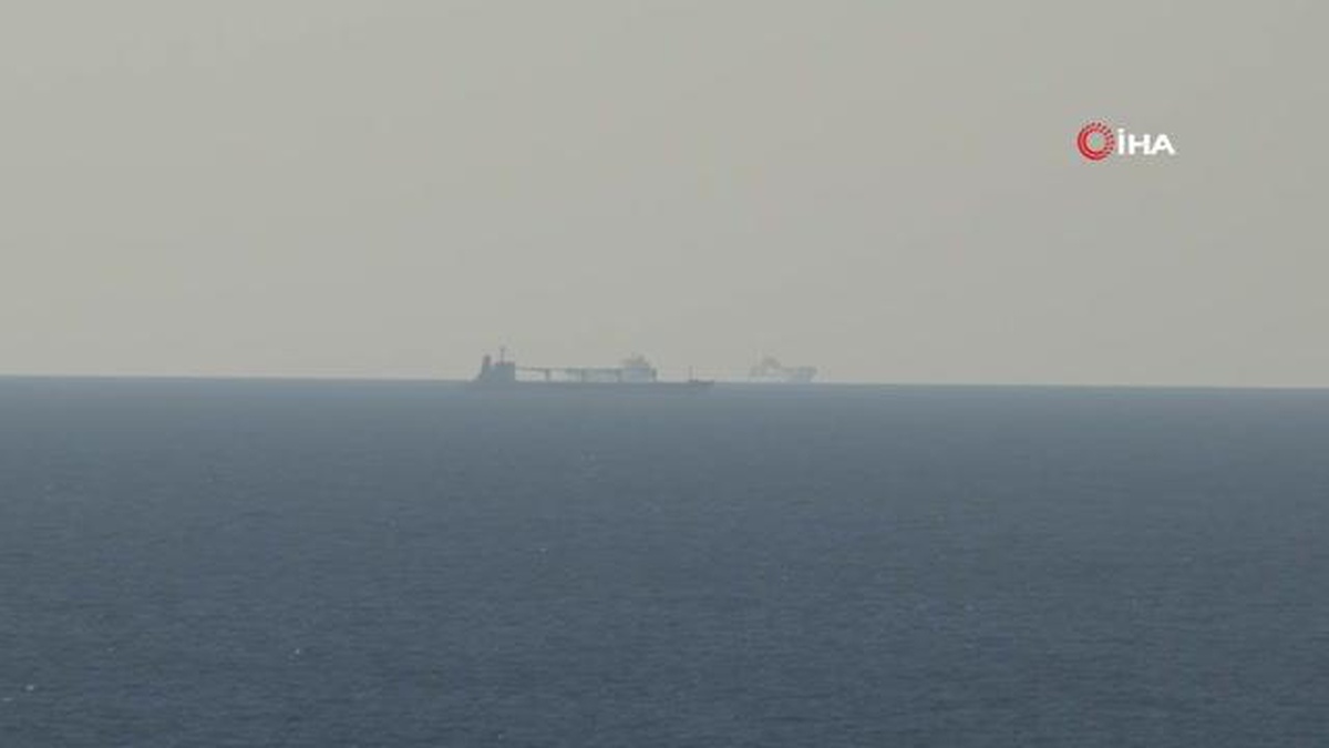 Tahıl sevkiyatı için Ukrayna\'nın Odessa Limanı\'ndan yola çıkan Razoni isimli gemi İstanbul açıklarında görülmeye başlandı.