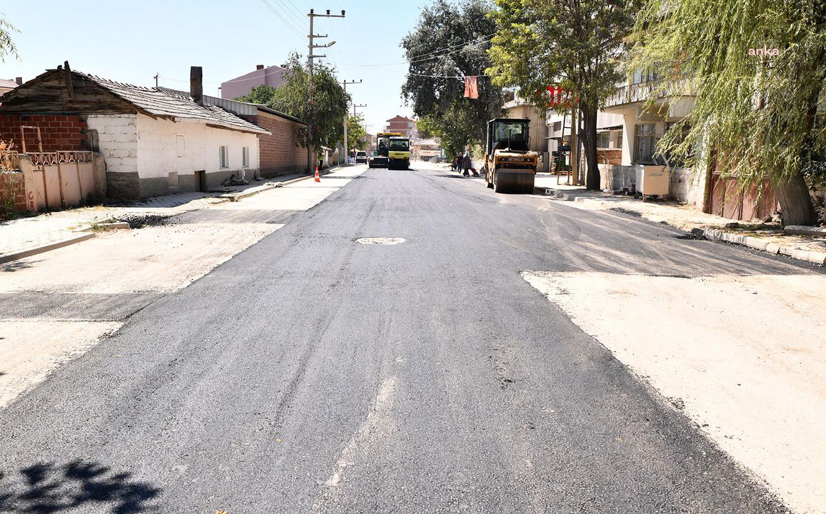 Tepebaşı\'nda Üstyapı Çalışmaları Devam Ediyor