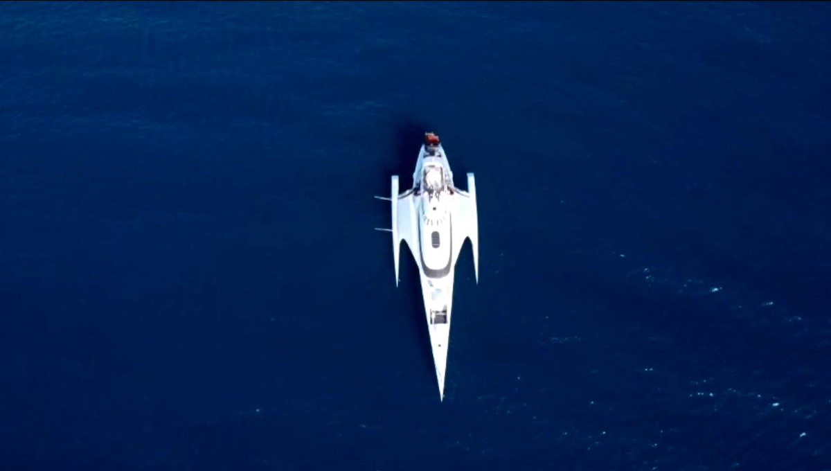 Uzay mekiği görünümlü yat Bodrum\'da