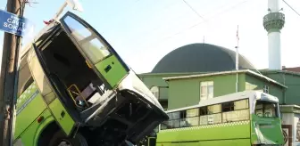 Yolcu dolu otobüs 5 metre yükseklikten bahçe duvarından böyle uçtu