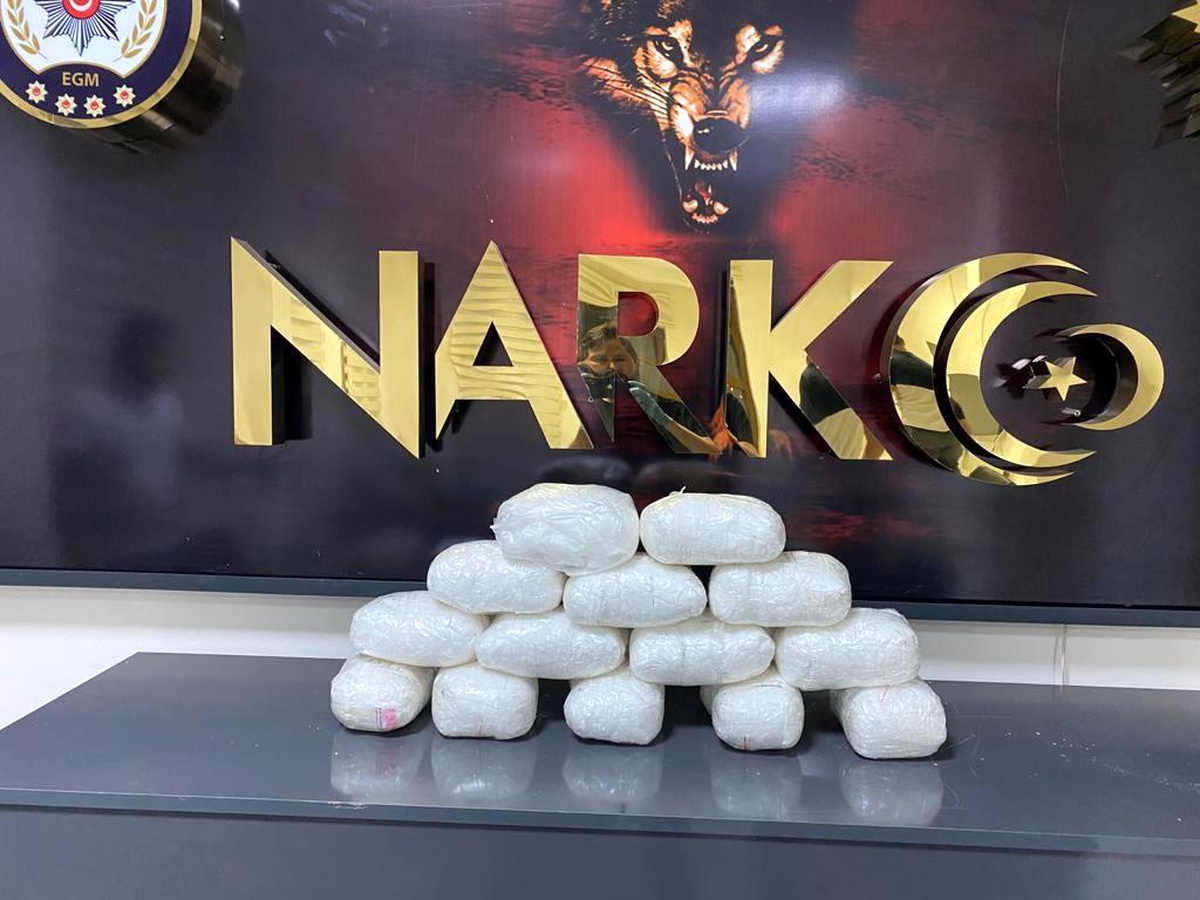 Ağrı\'da 14 kilo 242 gram toz esrar ele geçirildi