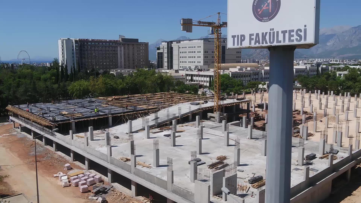 Akdeniz Üniversitesi Hastanesi\'nde Katlı Otopark Projesi Devam Ediyor