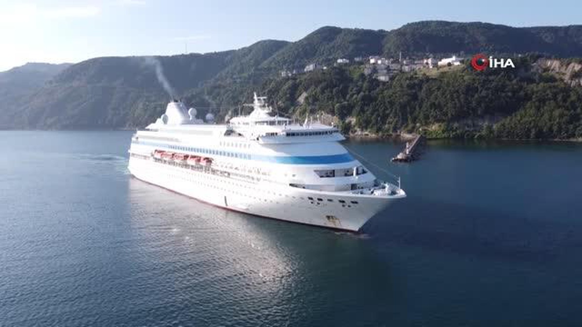 Amasra kuruvaziyer gemisi ağırladı