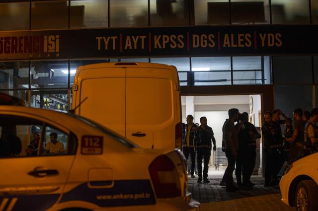 Ankara Emniyeti'nin Yediiklim Yayınevi'ne düzenlediği operasyondan ilk görüntüler