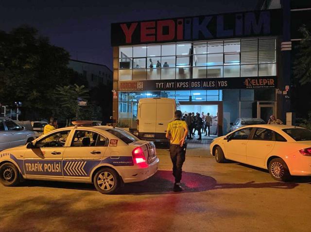 Ankara Emniyeti'nin Yediiklim Yayınevi'ne düzenlediği operasyondan ilk görüntüler