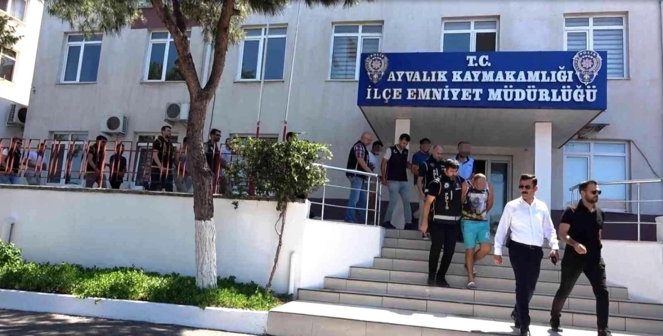 Ayvalık\'ta polis ve sahil güvenlikten PKK-KCK terör örgütüne darbe