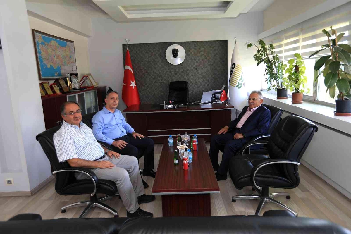 Başkan Büyükkılıç, TMO Kayseri Başmüdürlüğü\'nü ziyaret etti