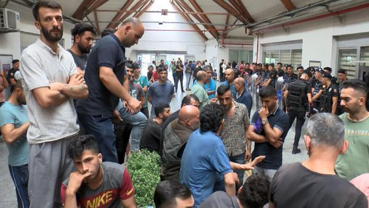 BAYRAMPAŞA HALİNDE HAMALLARDAN EYLEM