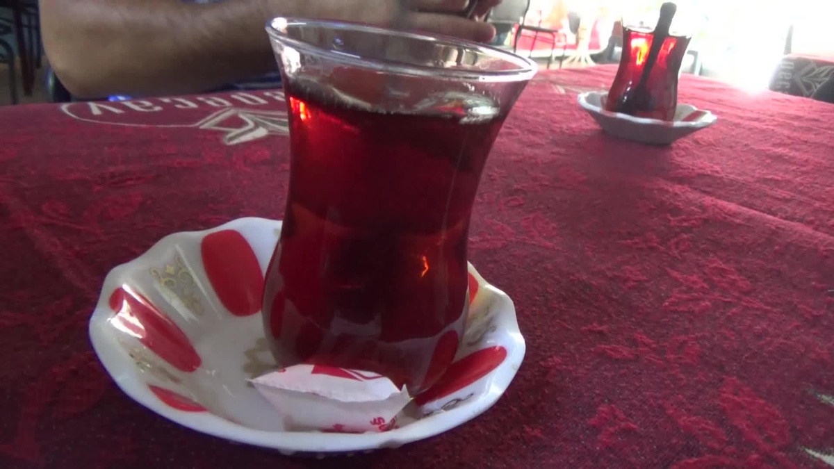 Edirne\'de Çaya Zam Yapıldı, Çay Ocakları da Vatandaş da Dert Yandı