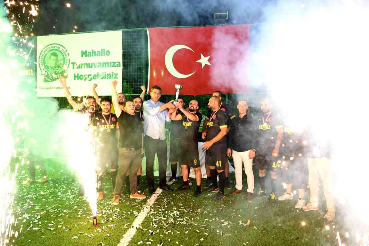 Futbol turnuvasında kupalar sahiplerini buldu