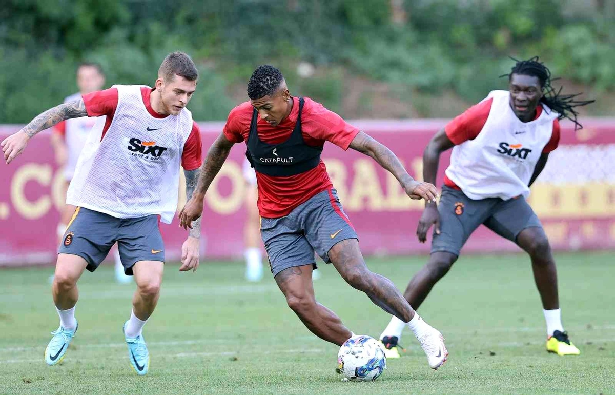 Galatasaray\'da Fraport TAV Antalyaspor maçı hazırlıkları sürdü