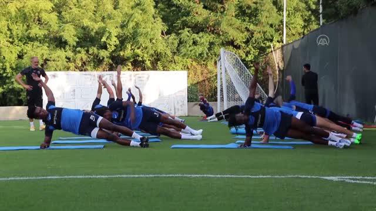Hatayspor 3 mevkiye oyuncu arayışında
