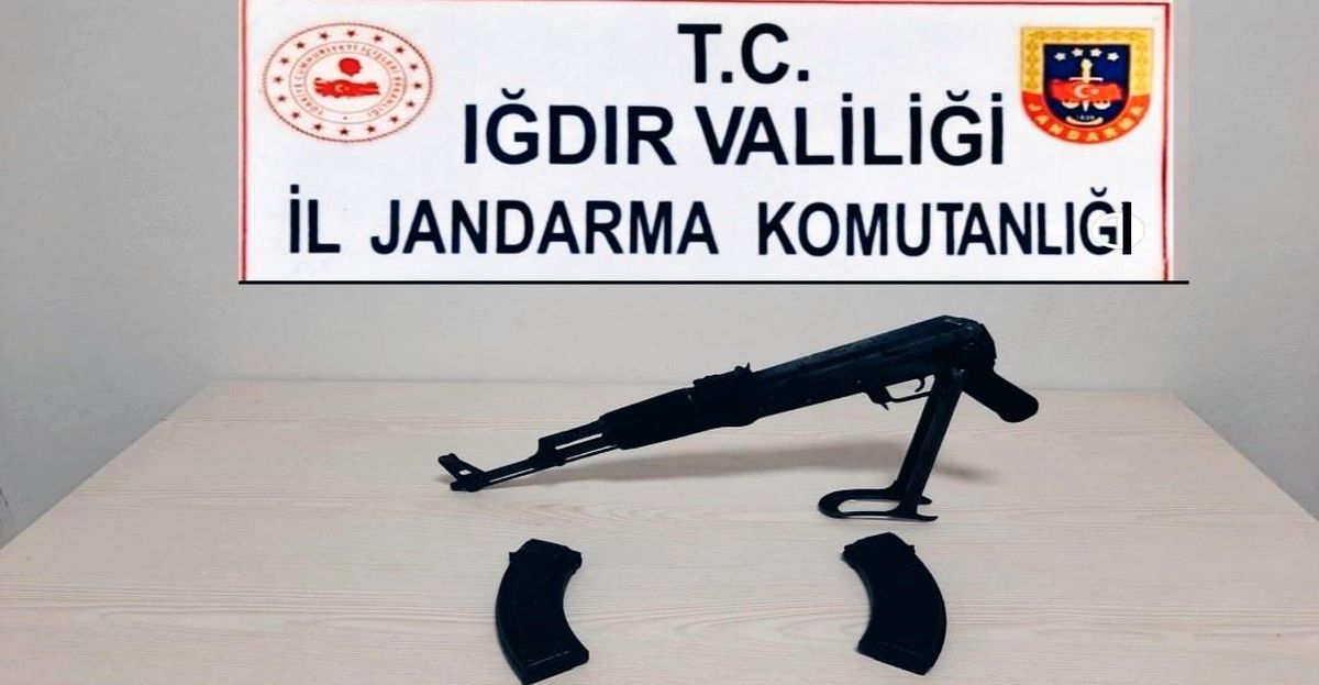 Iğdır\'da bir takside uzun namlulu silah ele geçirildi