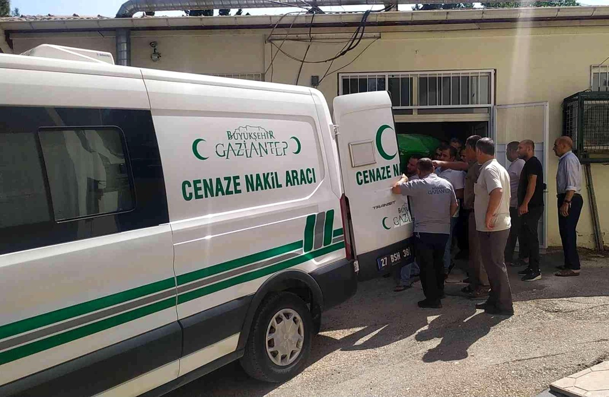 İki grubun silahlı kavgasında 20 yaşındaki genç öldü