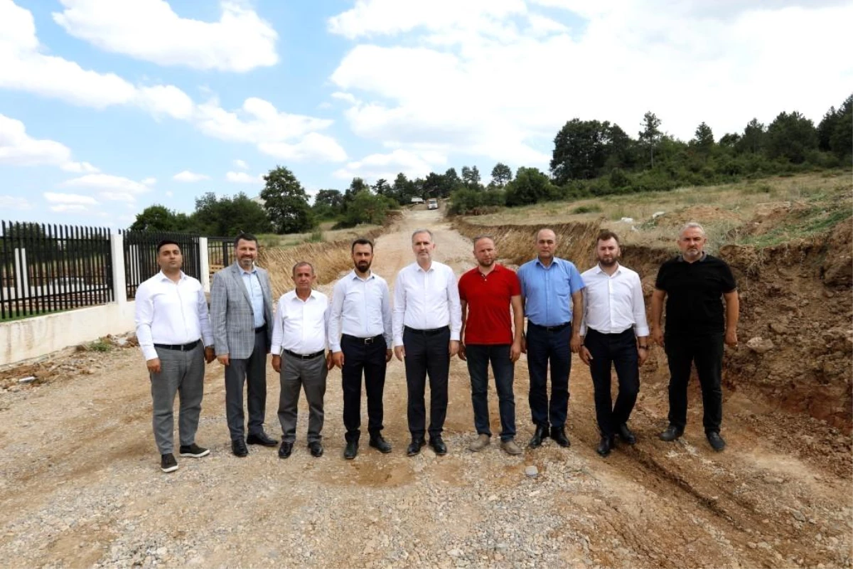 İnegöl Yeniceköy\'de 4 kilometre yeni yol hattı oluşturuluyor