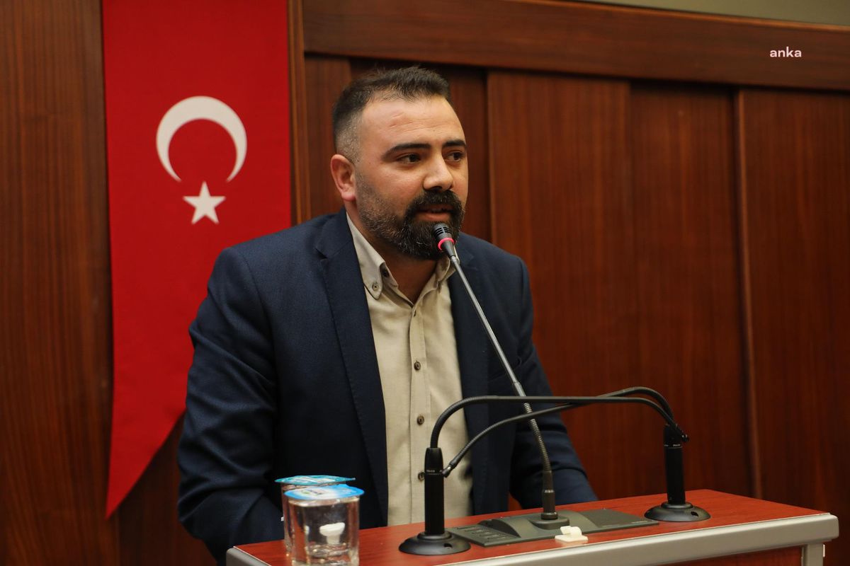 İzmit Belediyesi Meclis Üyesi Devrim Bal\'dan Tepki: "Başiskele\'de Tutuş Gibi Bir Meclis Üyesi Yok da Başiskele Halkının Paraları Kiralamalara Heba...