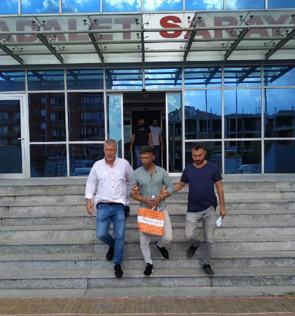 Kayınvalidesini, \'Kızını vuracağım\' diye tehdit eden şüpheli tutuklandı