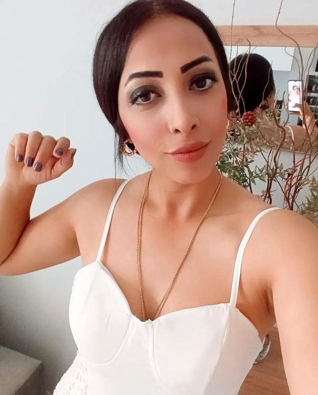 Öz annesi tarafından parayla satıldı, eşinden şiddet gördü! Saime'den yardım çığlığı Öz annesi tarafından parayla satıldı, eşinden şiddet gördü! Saime'den yardım çığlığı