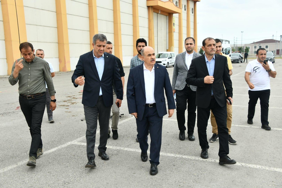 Samsun Valisi Dağlı ve T3 Vakfı Müdürü Kökçam\'dan TEKNOFEST incelemesi