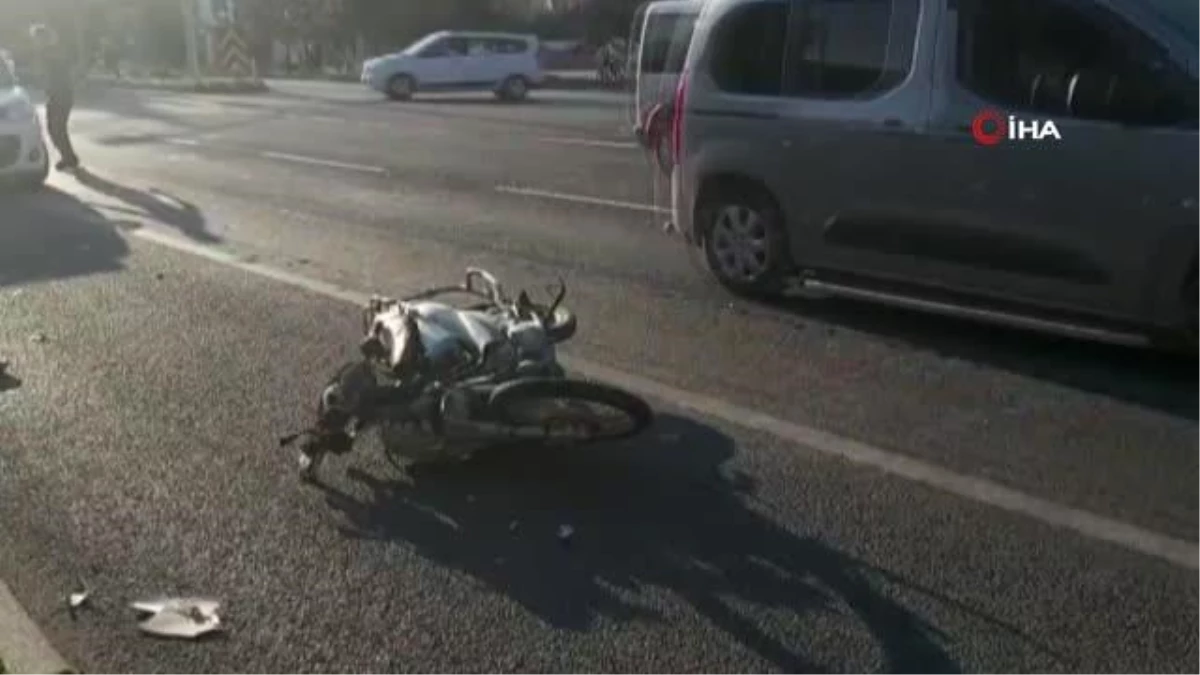 Tavşanlı\'da otomobil ile motosiklet çarpıştı: 1 yaralı