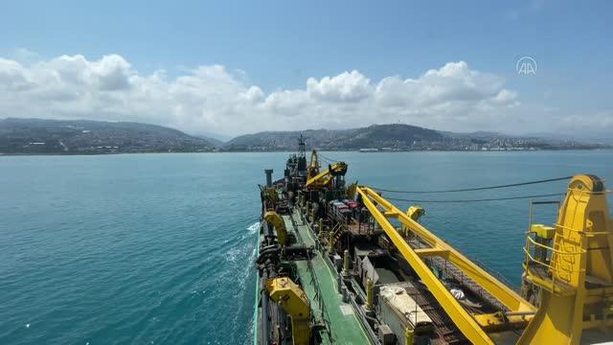 Trabzon Limanı\'nda 30 yıl sonra yapılan dip taramasında 100 ton çöp çıktı