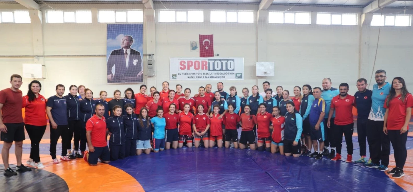 Türkiye Güreş Federasyonu Başkanı Eroğlu, milli takım ziyaretlerini sürdürüyor