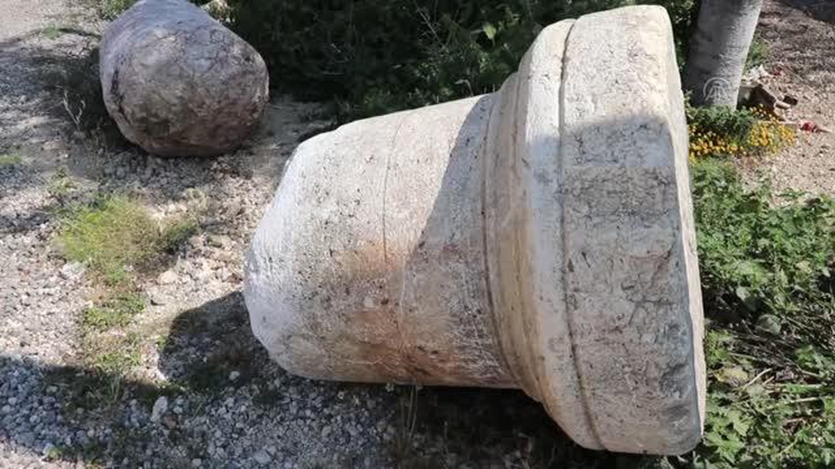 Bolu\'da villa bahçesinde 2 tarihi sütun bulundu