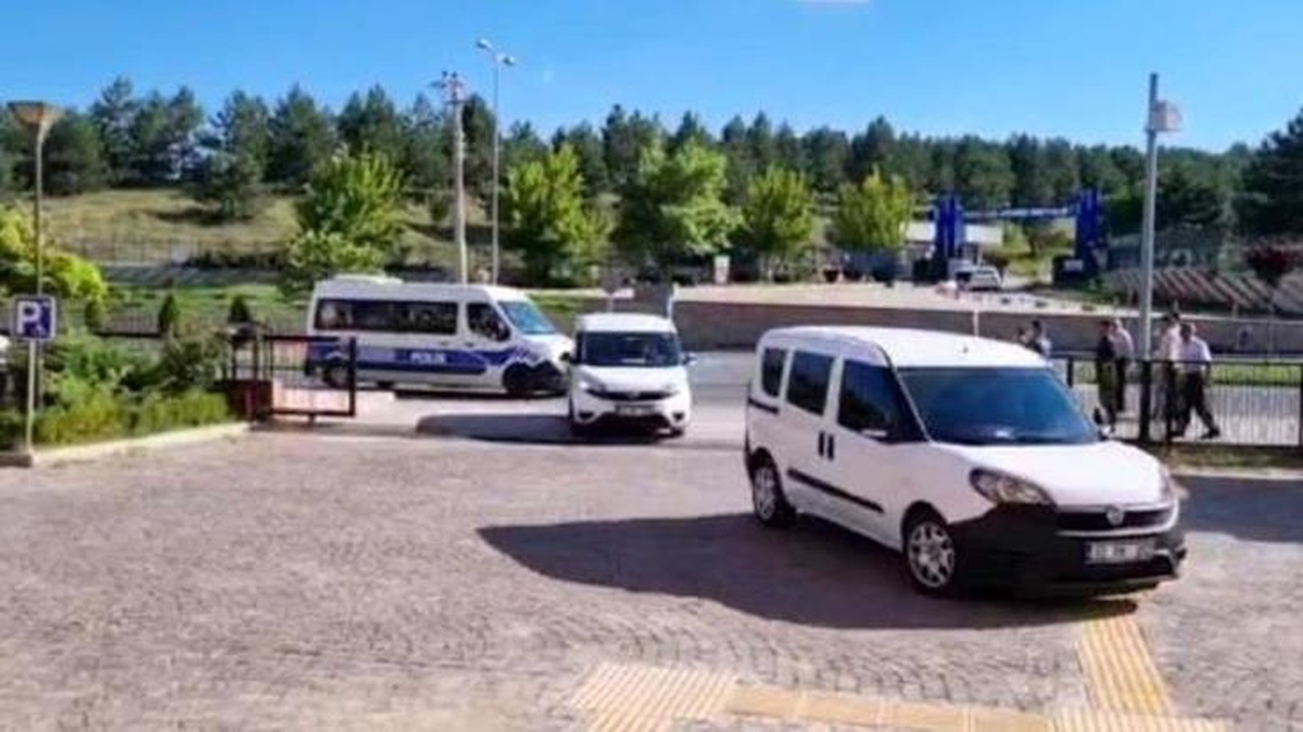 Kastamonu\'da 18 yaşındaki gencin alıkonulduğu ihbarı üzerine ekipler operasyon düzenledi: 11 gözaltı, 1 tutuklama