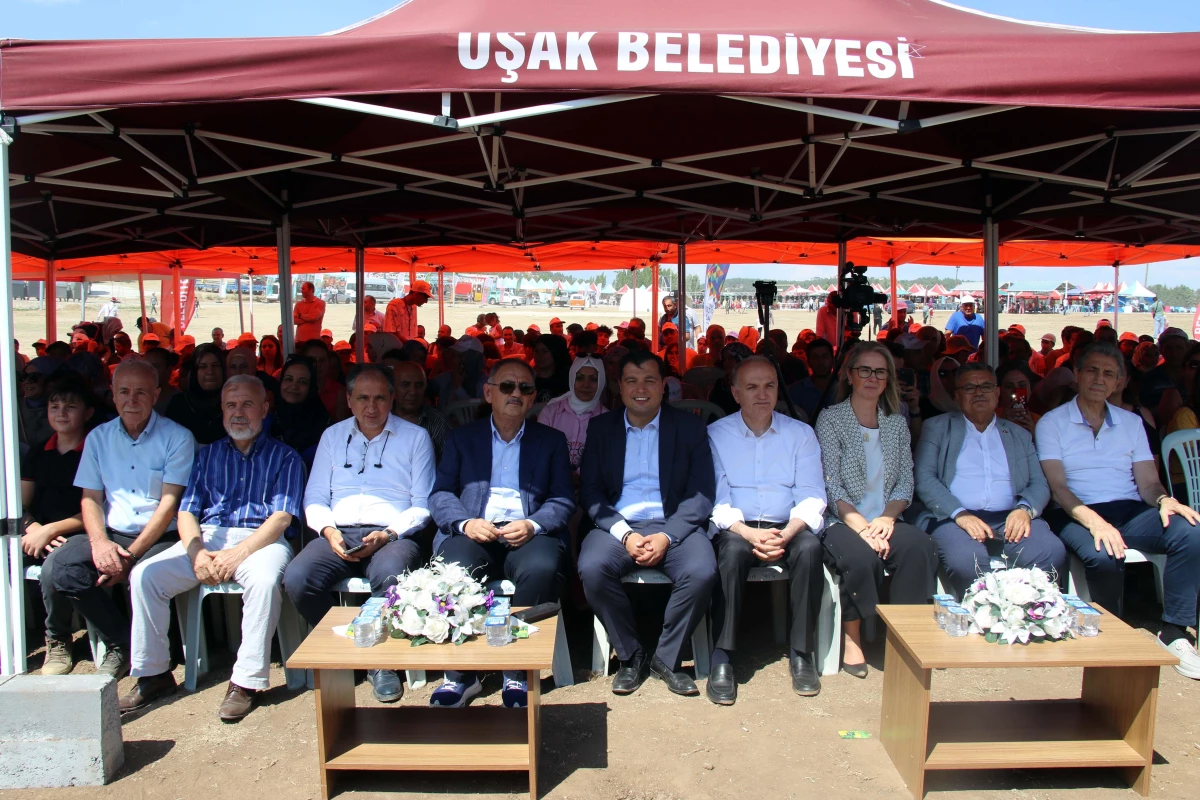 AK Parti Genel Başkan Yardımcısı Özhaseki, Uşak\'ta Gurbetçi Festivali\'nin açılışında konuştu Açıklaması