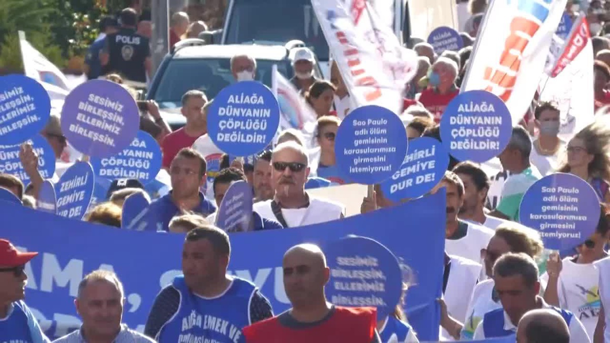 Aliağa\'da Asbestli Gemiye Karşı Miting Yapıldı: "Verilen İzinler İptal Edilsin"