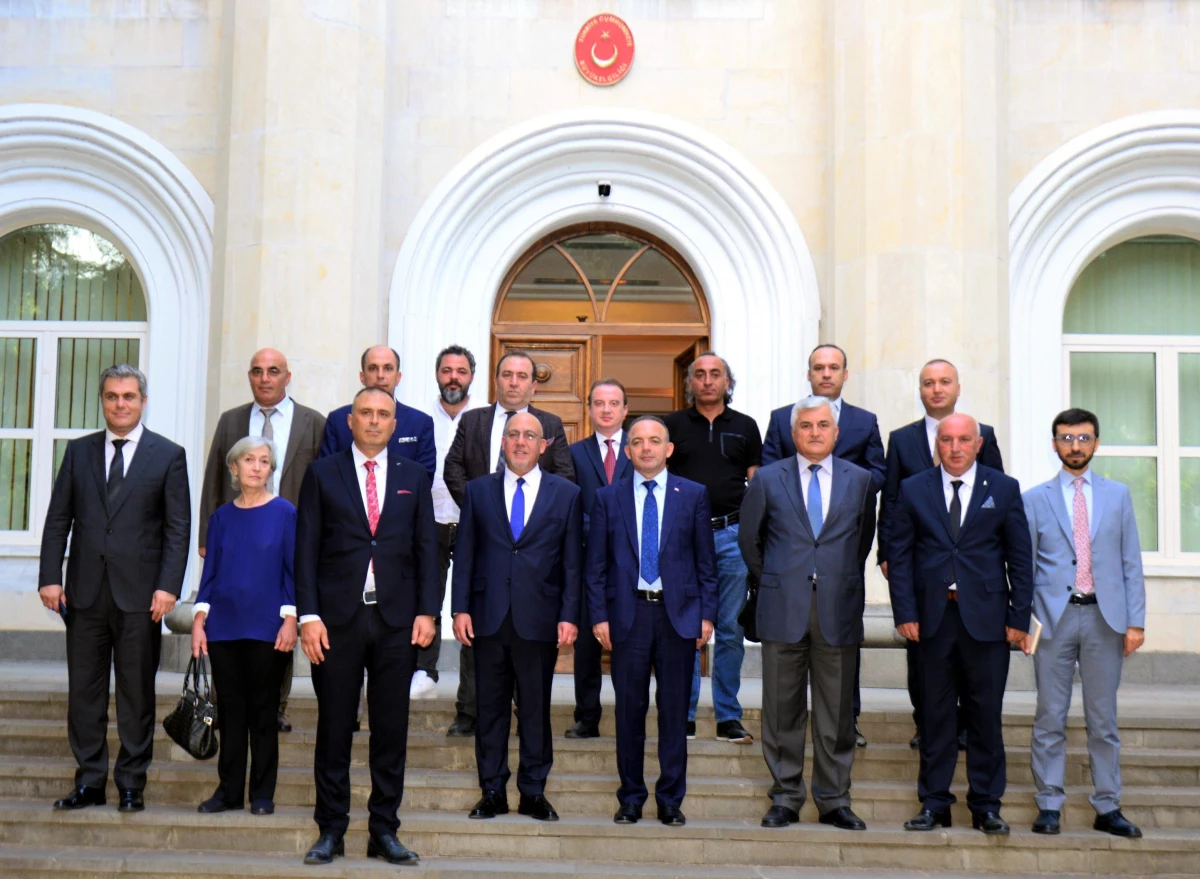 Ardahan Valisi Öner, Türkiye\'nin Tiflis Büyükelçisi Orbay\'ı ziyaret etti