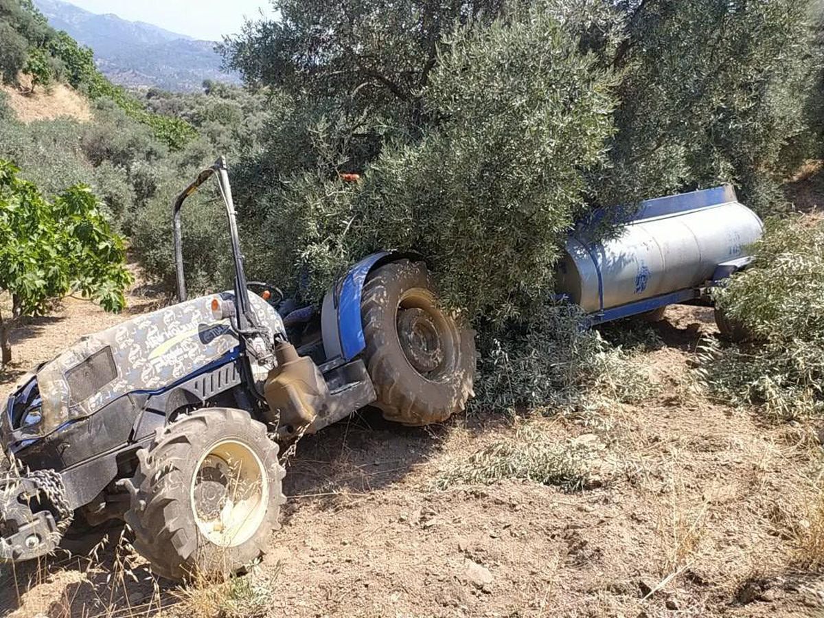 Aydın\'da devrilen traktörün altında kalan kadın öldü
