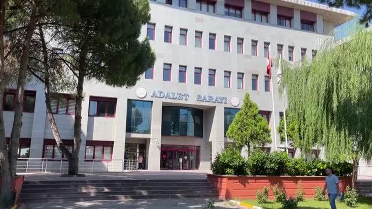 Balıkesir\'de kar payı vaadiyle dolandırıcılık yaptıkları iddiasıyla yakalanan 4 zanlı tutuklandı